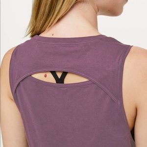 Lululemon muscle tank crop cut out back